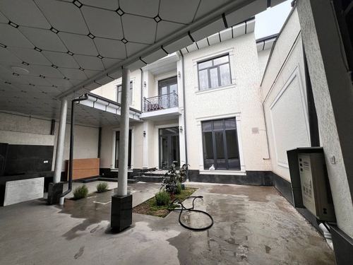 8-room cottage, 2500 m²