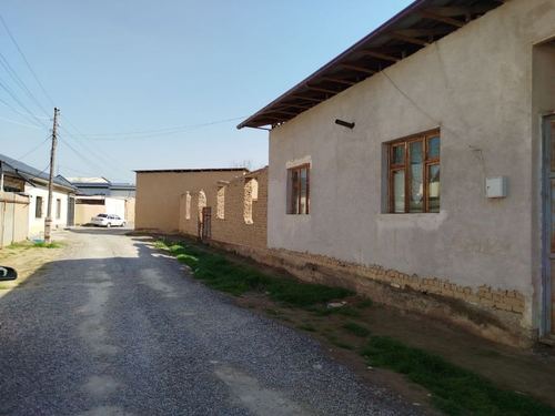 3-room house, 440 m²