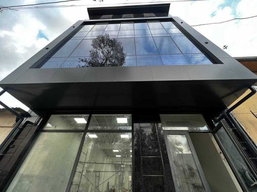 Отдельно стоящее здание возле Ашхабад парка с готовым ремонтом