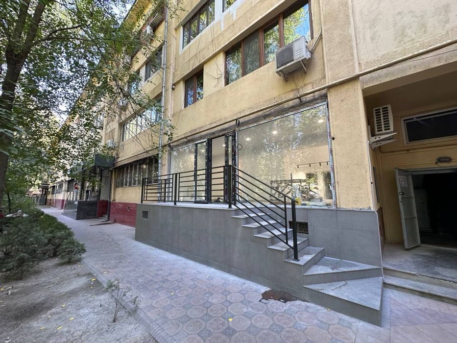 Сдается в аренду помещение вдоль дороги 100м2 - ЦУМ | 110 школа