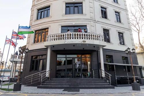 Аренда 3000м² на метро "ОЙБЕК", Новый Евроремонт | Центр Города