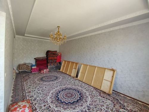 Toshmi postidan kirganda tolabeda hovli sotiladi