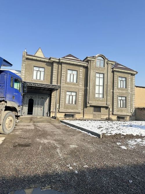 7-комнатный дом, 750 м²