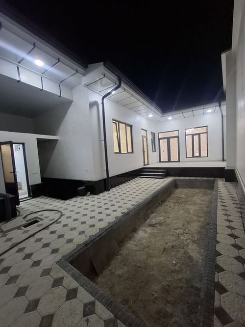 4-комнатный дом, 270 м²