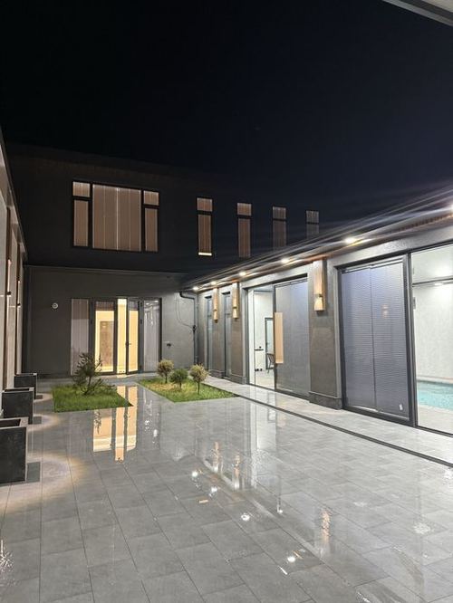 5-комнатный дом, 400 м²