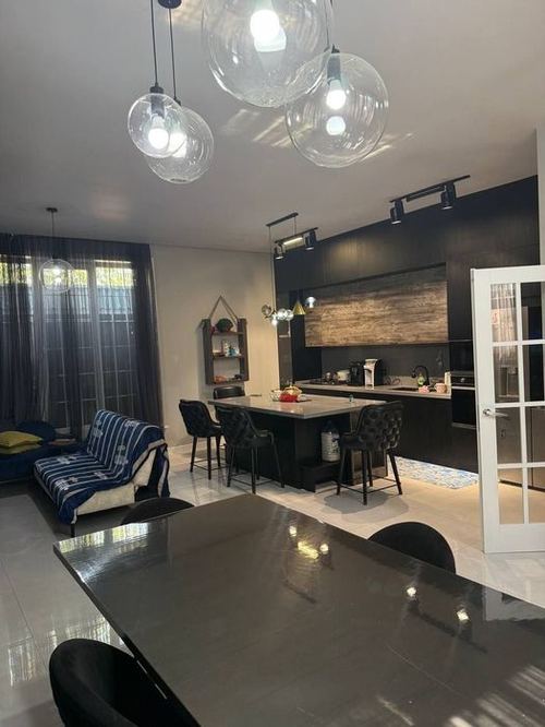 6-xonali uy, 350 m²
