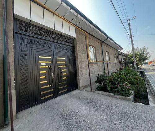 5-room house, 450 m²