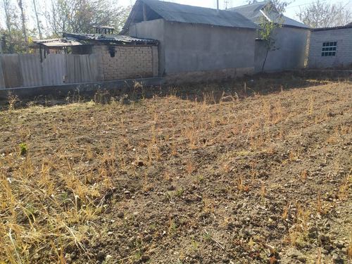 Продается участок 12 сотк  земля хорошая не далеко от города