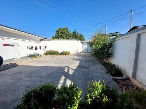 9-room house, 600 m²