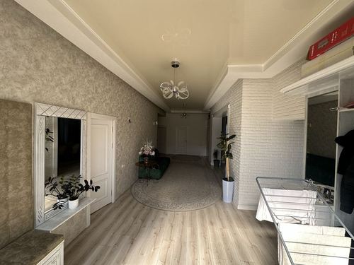 5-room house, 400 m²