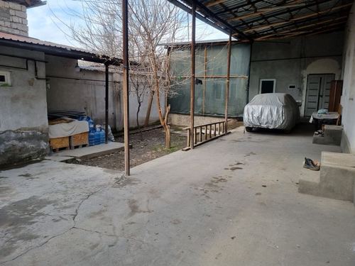 5-room house, 300 m²