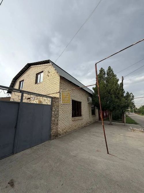 6-room house, 300 m²