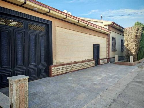5-room house, 1000 m²