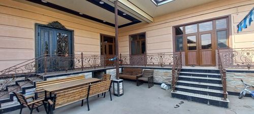 5-room house, 600 m²
