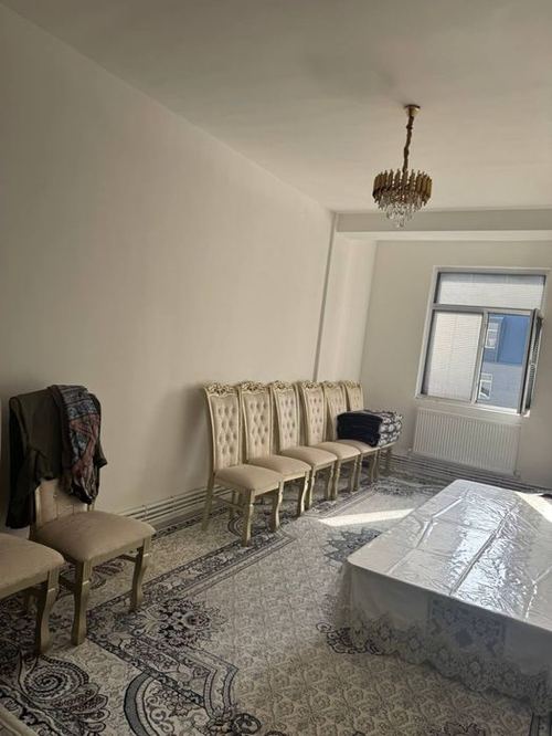 Yangiyol shaxarda navastroyka 10 etajli dom 8 etaji