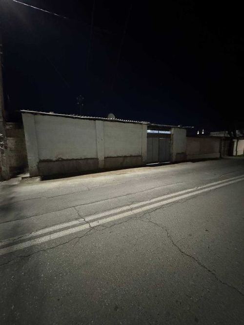 Под бизнес на дороге 4 комнаты Земли 2,5 сотки ул. Белола Нозима