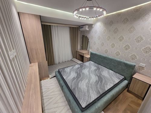 5-комнатная квартира, 180 м²