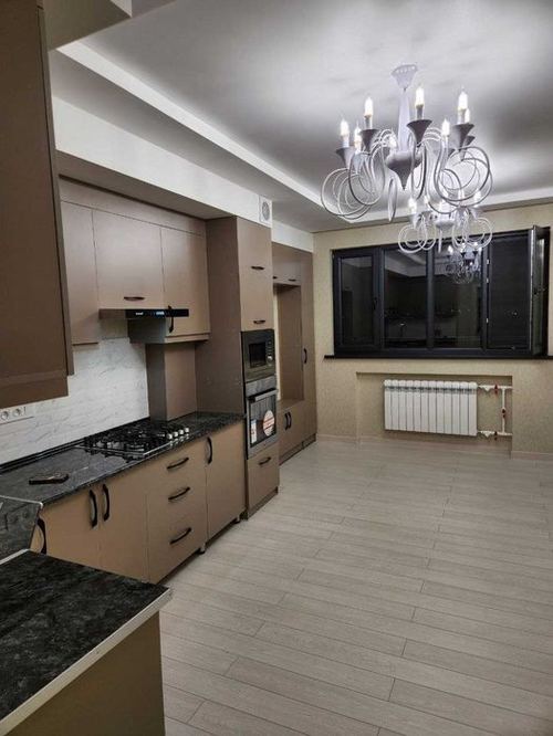 6-xonali kvartira, 134 m²
