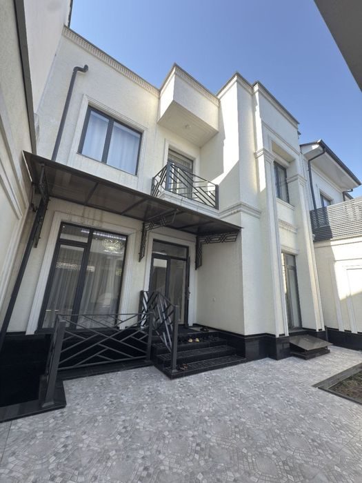 6-комнатный дом, 350 м², Ташкент, Сергелийский район, на продажу