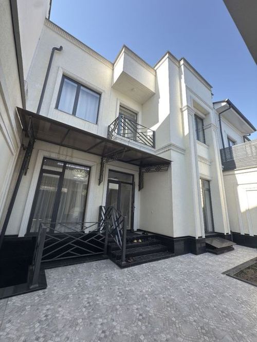 6-комнатный дом, 350 м²