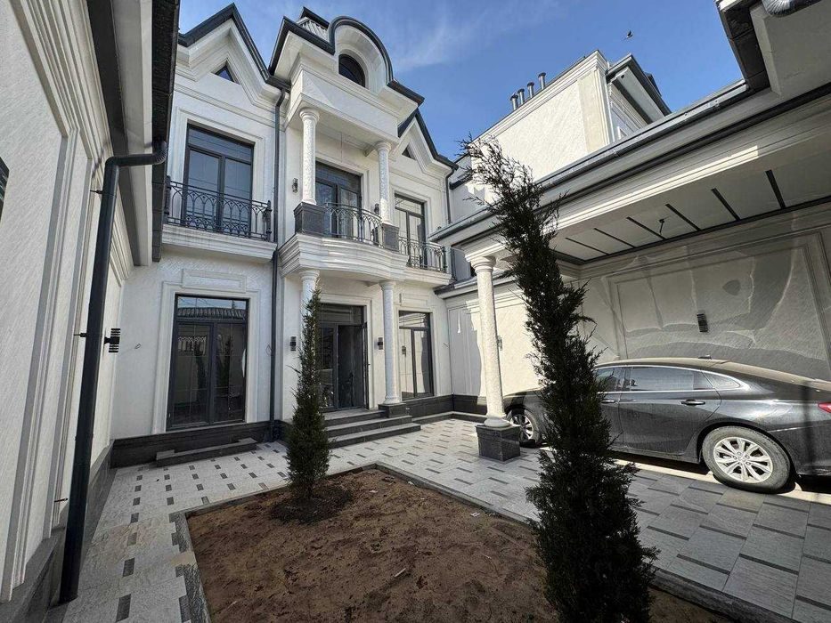 6-комнатный коттедж, 300 м², Ташкент, Сергелийский район, на продажу