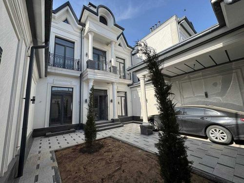 6-комнатный коттедж, 300 м²