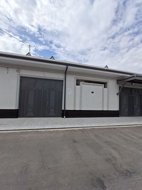 8-комнатный дом, 260 м²