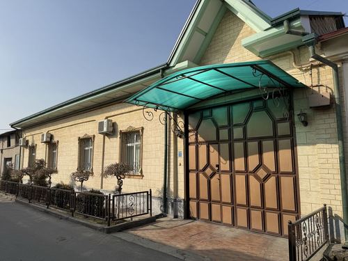 8-комнатный дом, 600 м²