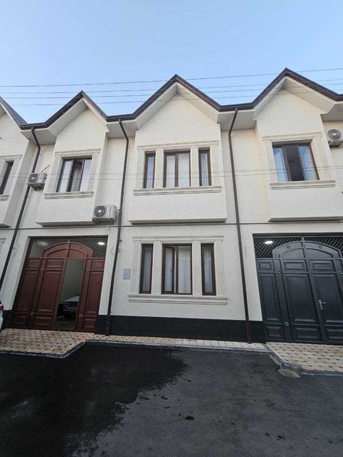 6-комнатный коттедж, 200 м²