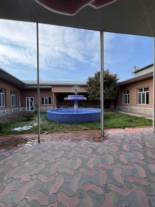 12-комнатный дом, 350 м²
