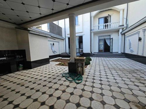 5-комнатный дом, 220 м²