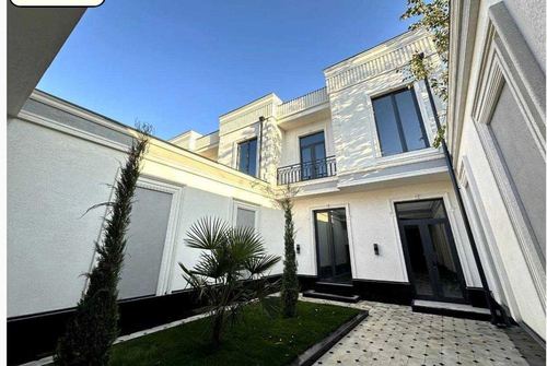 6-комнатный коттедж, 270 м²