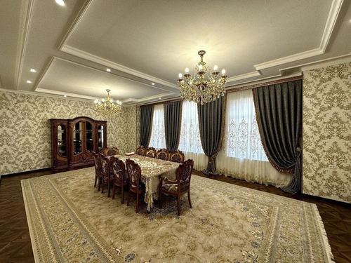 7-комнатный дом, 480 м²