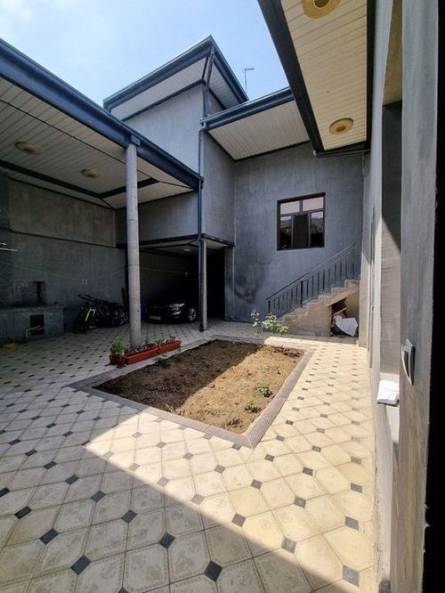 5-комнатный дом, 200 м²