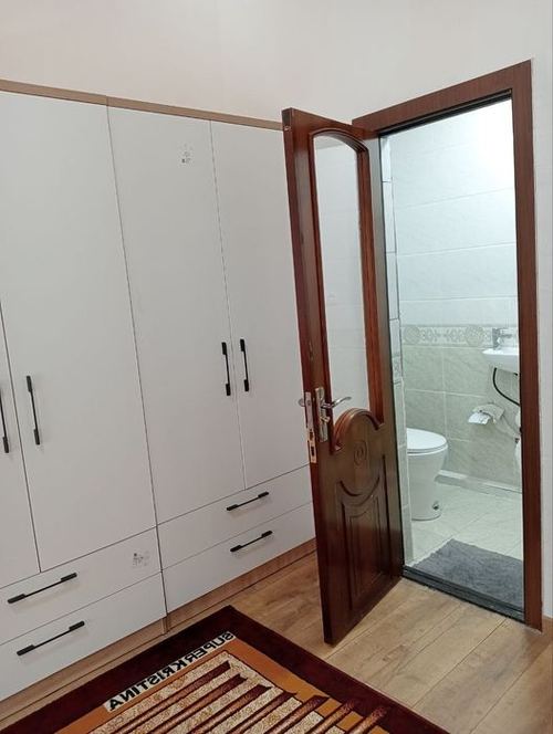 6-xonali kvartira, 200 m²