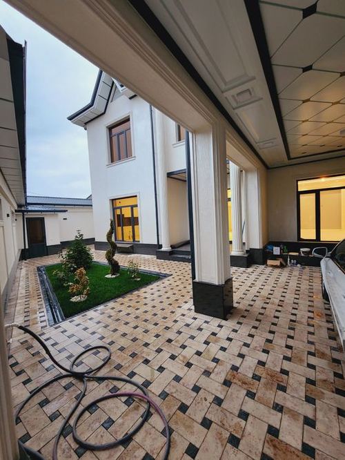 6-комнатный дом, 250 м²