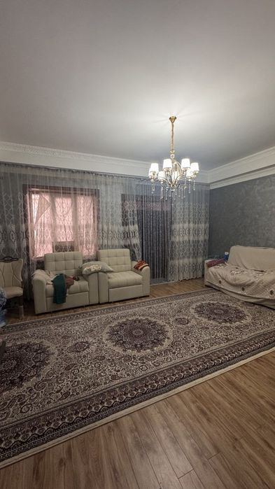 8-комнатный дом, 400 м²