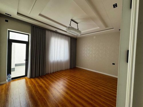 5-комнатный коттедж, 200 м²