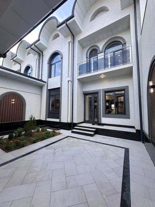 5-комнатный дом, 250 м²