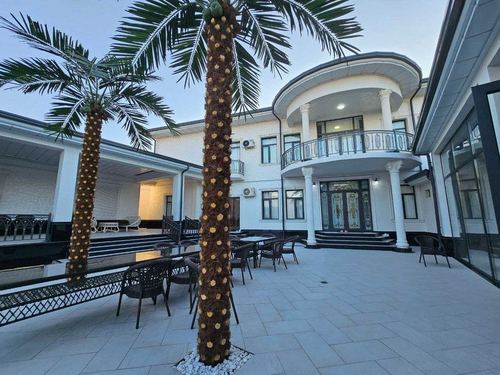 7-комнатный дом, 400 м²