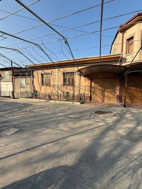 7-комнатный дом, 180 м²