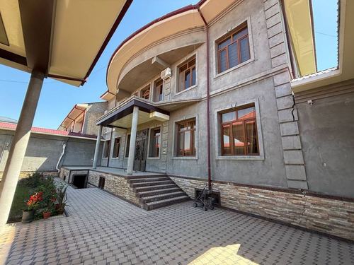 12-комнатный дом, 600 м²