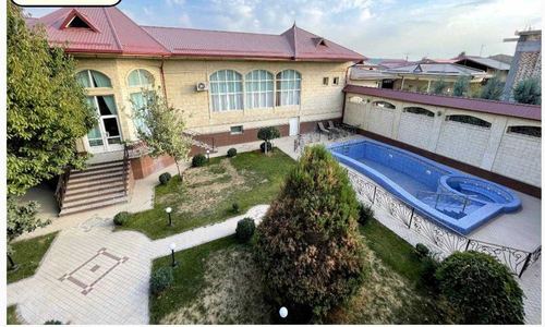15-комнатный дом, 600 м²