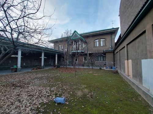 6-комнатный дом, 590 м²