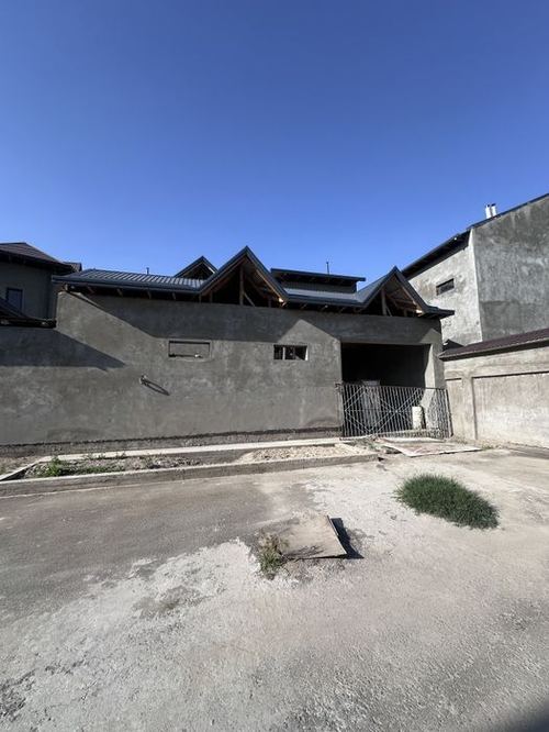 8-комнатный дом, 250 м²