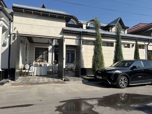 5-xonali uy, 2500 m²