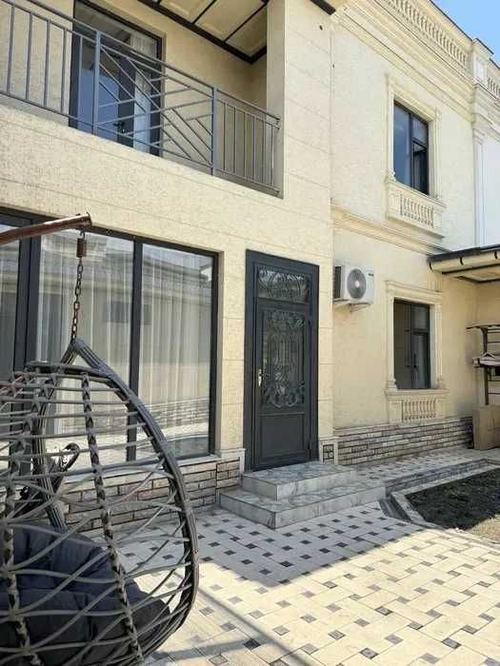5-room house, 200 m²