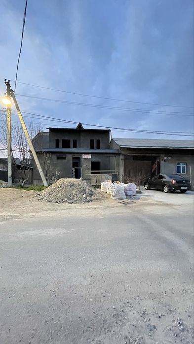 7-xonali uy, 200 m²