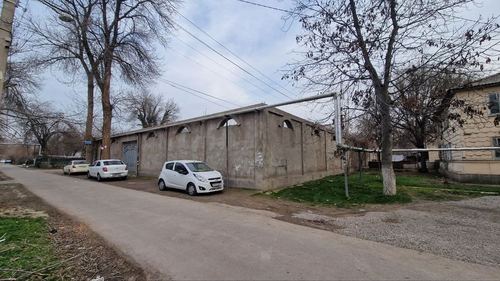 Продается нежилой участок 11 соток, двух этажный дом с падвалом