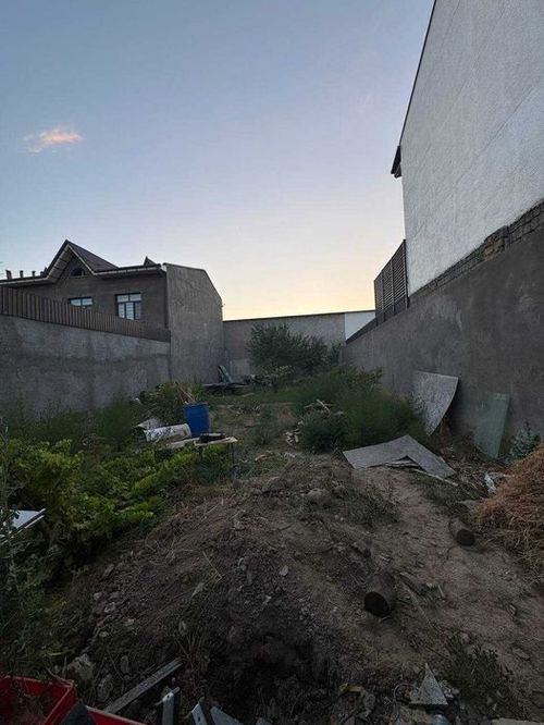 Sergeli.Mahalla Beruniy.3.6sotix uy kurishga yer sotaman. 12m*30m.